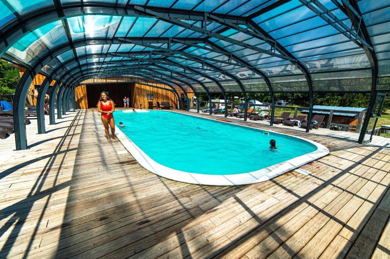 Camping Les Vernieres La Bourboule Sancy ภายนอก รูปภาพ