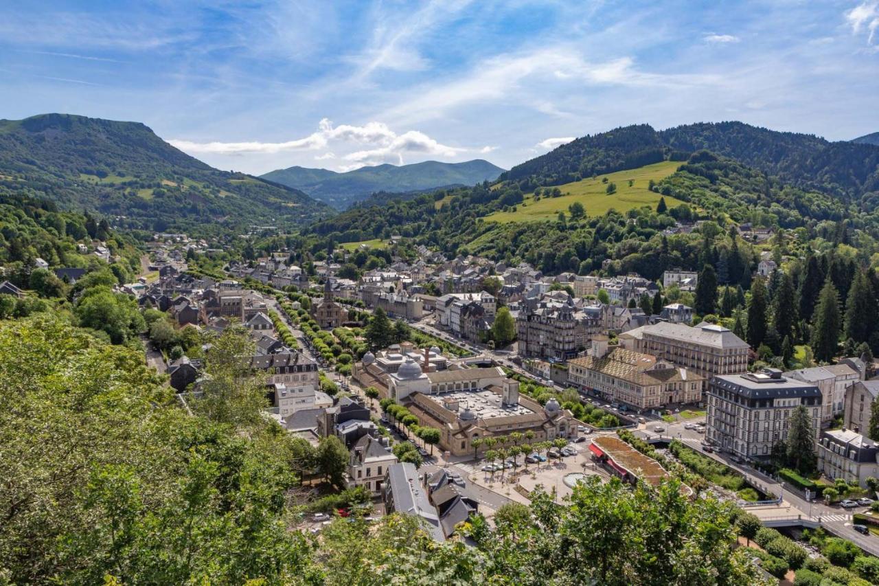Camping Les Vernieres La Bourboule Sancy ภายนอก รูปภาพ