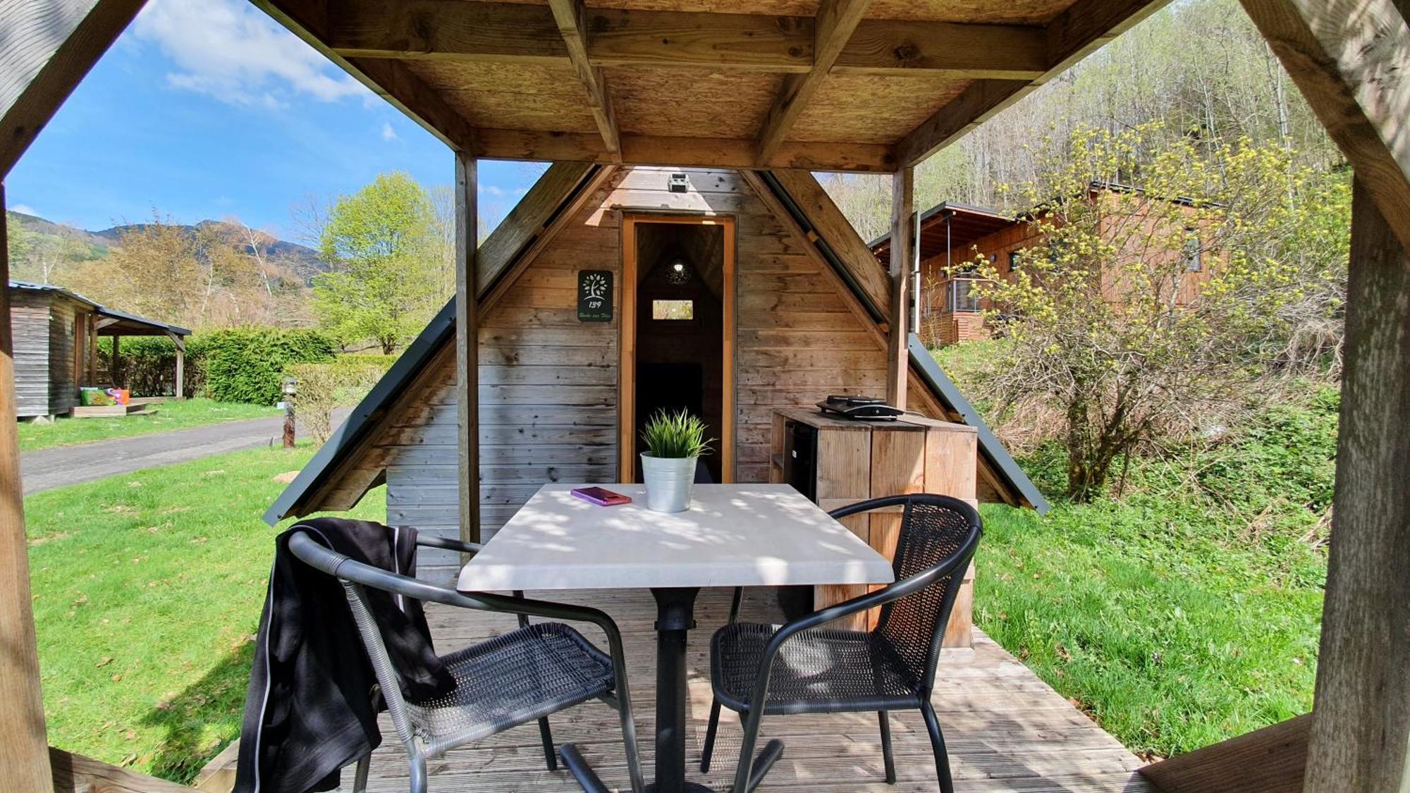 Camping Les Vernieres La Bourboule Sancy ภายนอก รูปภาพ